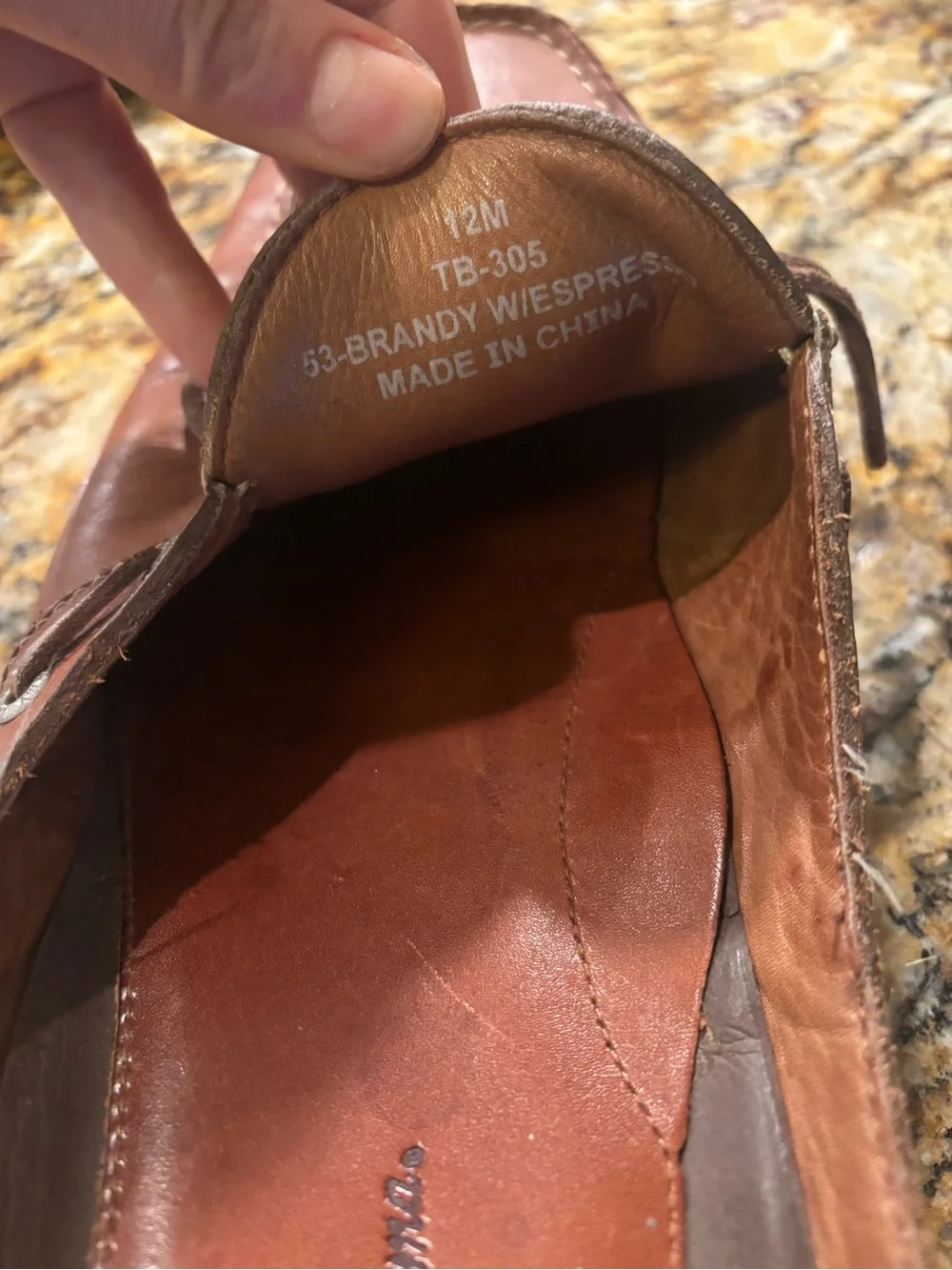 Good condition Tommy Bahama Chestnut Brown Leather Slip-On Boat Loafers